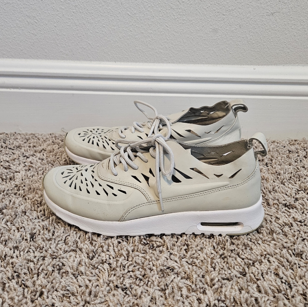 Nike Air Max Thea Joli Low Top Sneakers Womens 8 Cream Tan Lace Up - Picture 4 of 8